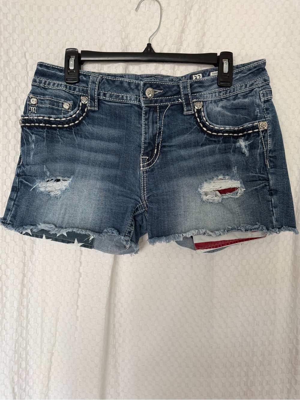 Miss Me Signature American Flag Distressed Denim Shorts Size 32 JP7010H - Picture 2 of 9